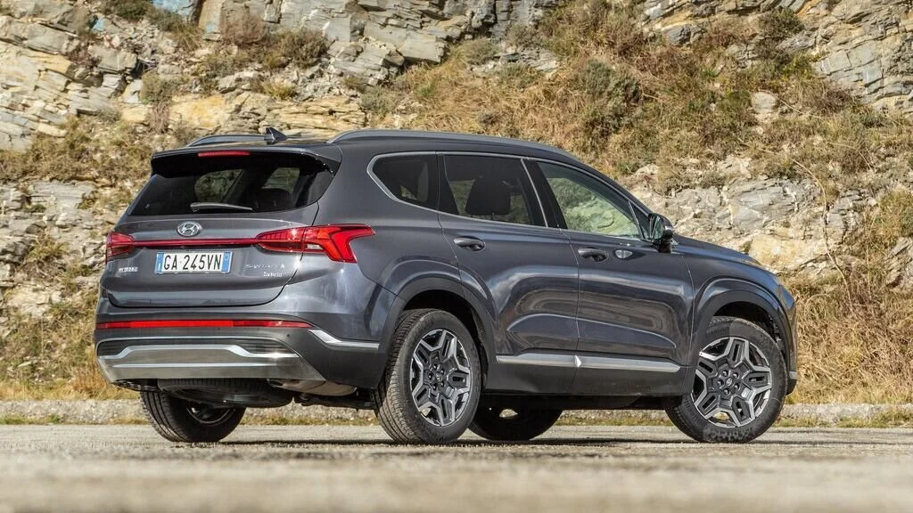 77 Hyundai Santa Fe.webp